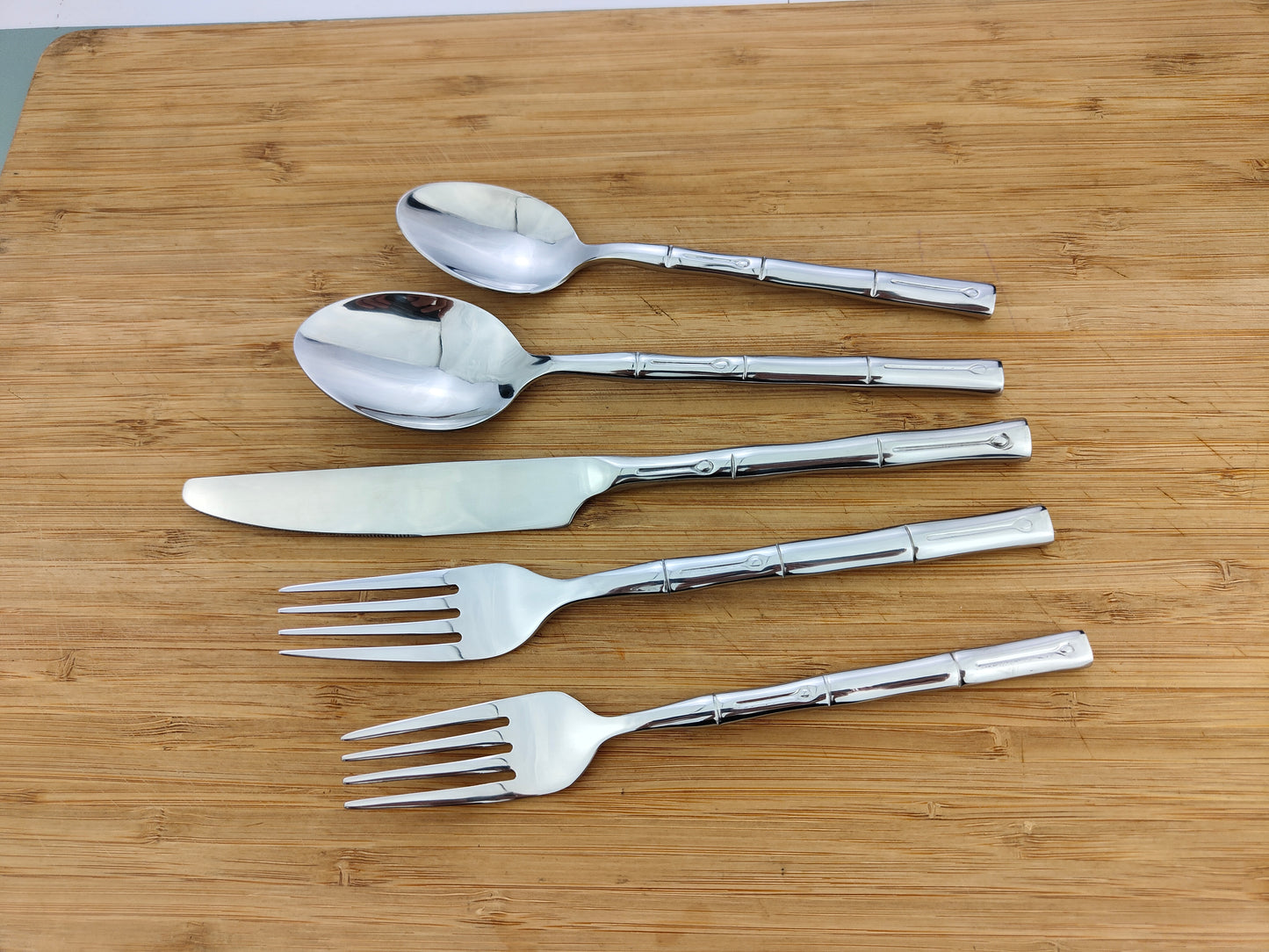 ALL JOY LIFE Bamboo Forged Manual Polishing Flatware Set Silverware Set Stainless Steel with 20 Pieces Dishwasher Safe Home Hotel Restaurant Use Wedding Housewarming Gift Service for 4
