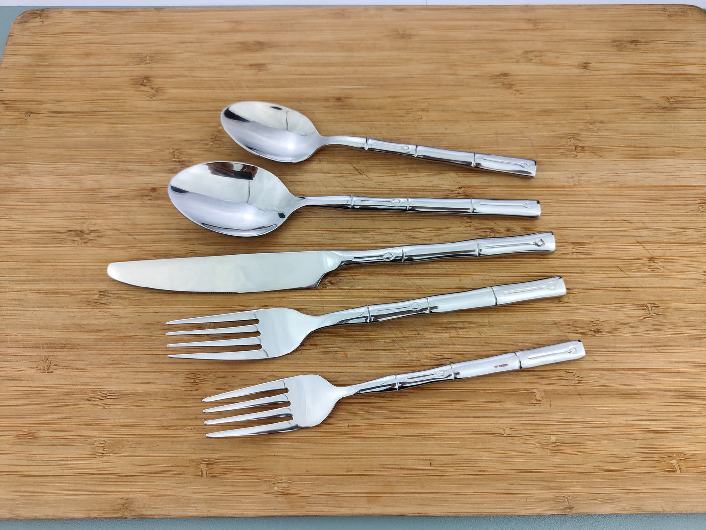 ALL JOY LIFE Bamboo Forged Manual Polishing Flatware Set Silverware Set Stainless Steel with 20 Pieces Dishwasher Safe Home Hotel Restaurant Use Wedding Housewarming Gift Service for 4