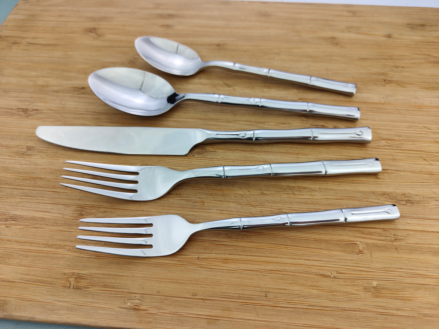 ALL JOY LIFE Bamboo Forged Manual Polishing Flatware Set Silverware Set Stainless Steel with 20 Pieces Dishwasher Safe Home Hotel Restaurant Use Wedding Housewarming Gift Service for 4